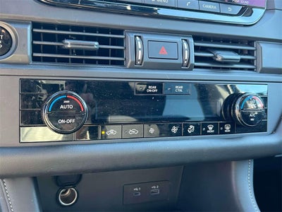 2025 Nissan Pathfinder S