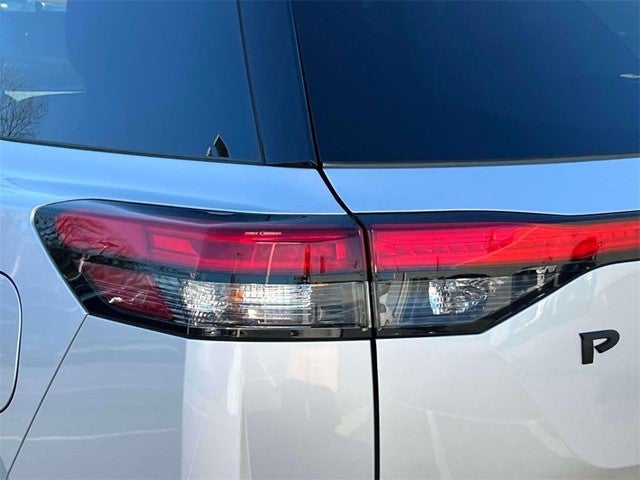 2023 Nissan Pathfinder SV