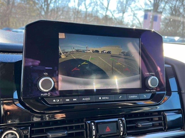 2023 Nissan Pathfinder SV