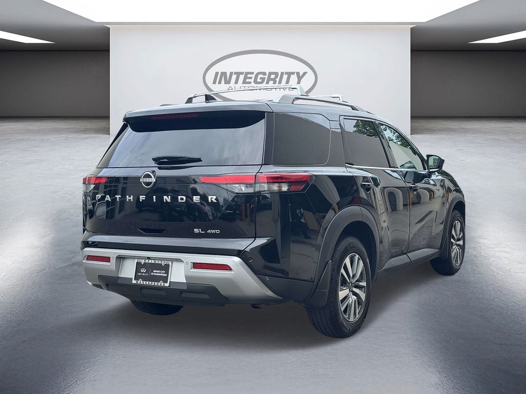 2024 Nissan Pathfinder SL