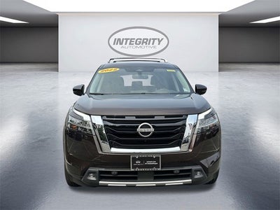 2022 Nissan Pathfinder SL