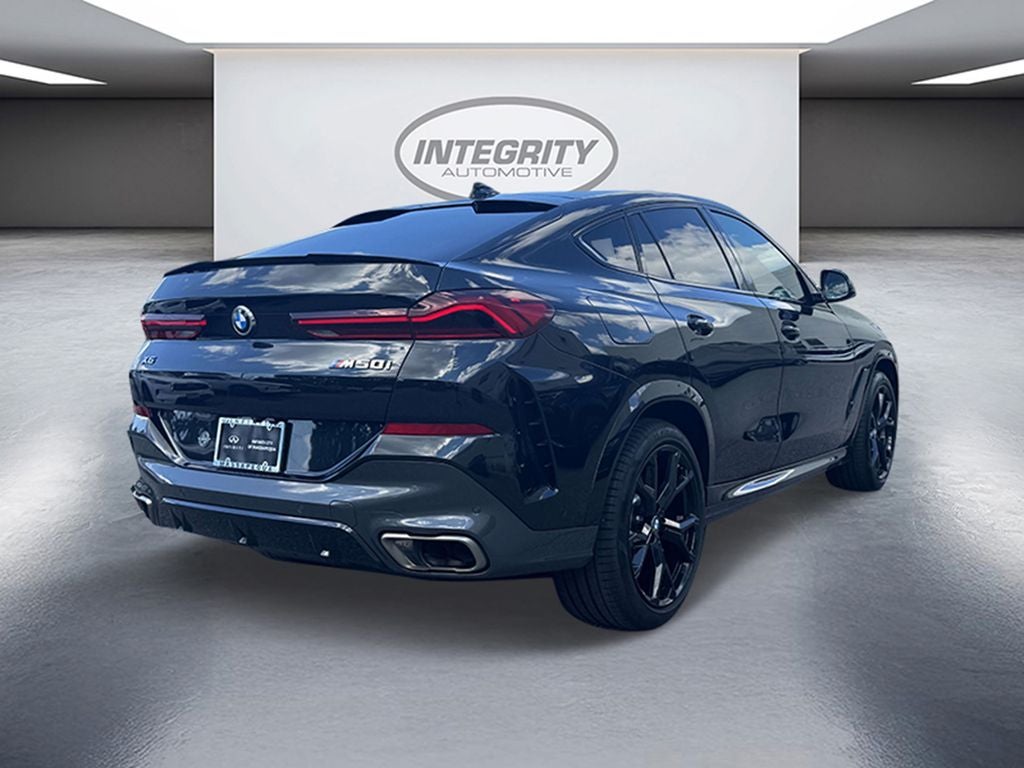 2022 BMW X6 M50i