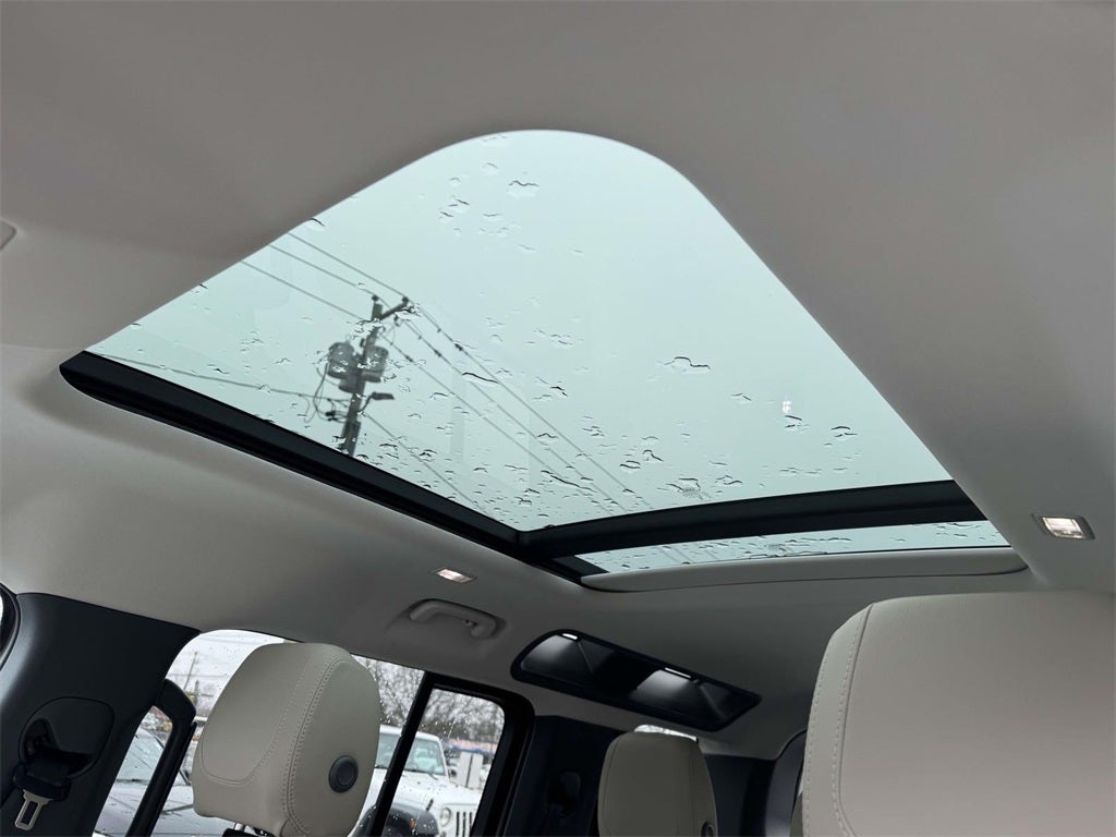 2024 Land Rover Defender 110 S