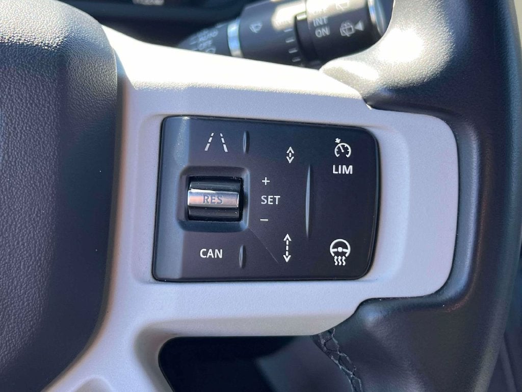 2025 Land Rover Defender 110 S